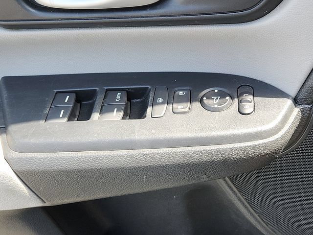 Used 2018 Honda CR-V LX image 25