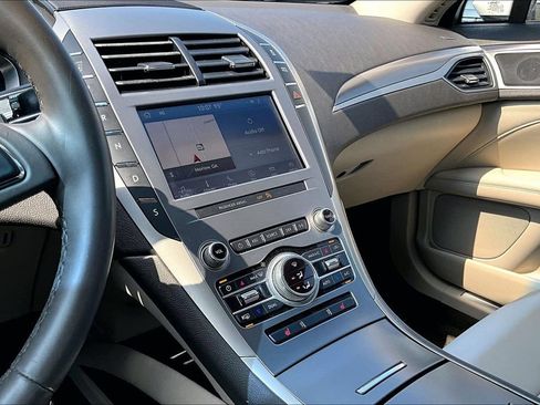 Used 2020 Lincoln MKZ w/ Convenience Package FWD image 15