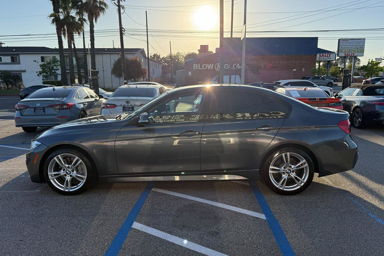 Used 2018 BMW 330i Sedan RWD image 11