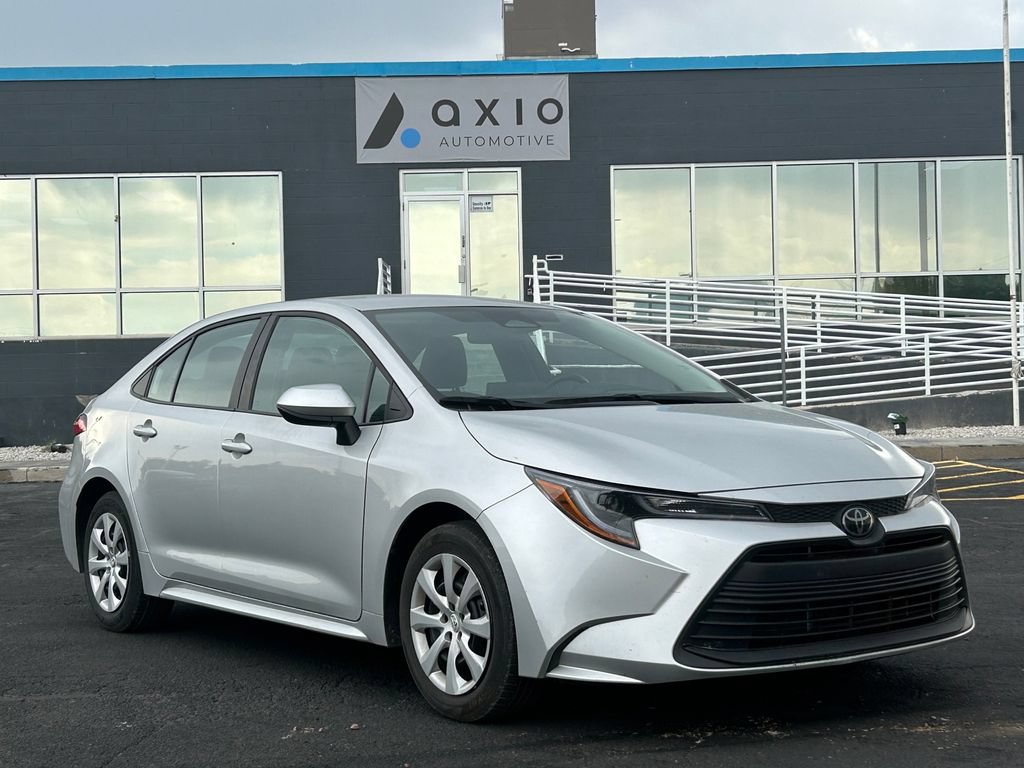 Used 2025 Toyota Corolla LE FWD image 1