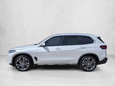 New 2026 BMW X5 xDrive50e w/ Executive Package image 9
