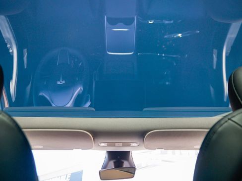 Used 2024 Tesla Model Y Performance image 16