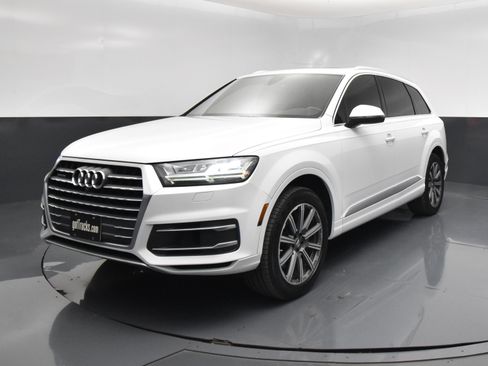 Used 2017 Audi Q7 3.0T Premium Plus w/ Premium Plus Package AWD/4WD image 2