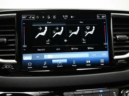 Used 2023 Chrysler Pacifica Touring-L FWD image 17