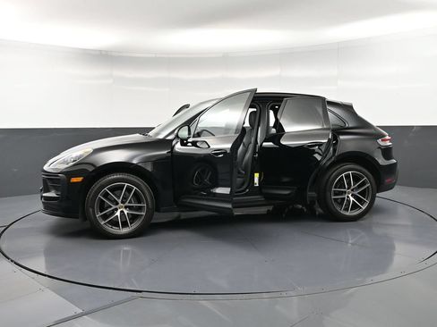 Certified 2023 Porsche Macan Turbo AWD/4WD image 36
