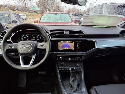 Used 2025 Audi Q3 2.0T Premium w/ Convenience Package AWD/4WD image 11