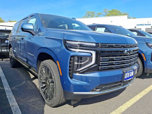 New 2026 Chevrolet Suburban High Country AWD/4WD image 1