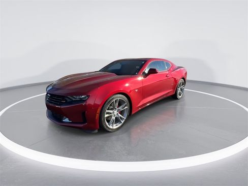 Used 2021 Chevrolet Camaro LT image 4
