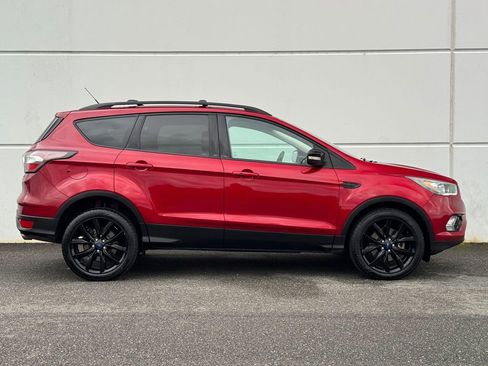 Used 2017 Ford Escape Titanium image 8
