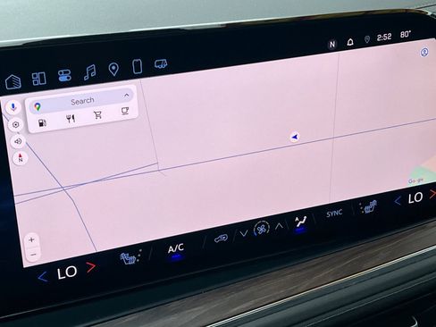 Used 2025 Chevrolet Suburban LT w/ Comfort Package image 24