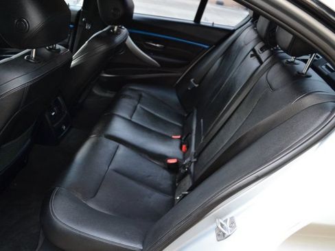 Used 2018 BMW 340i xDrive Sedan w/ Premium Package AWD/4WD image 32