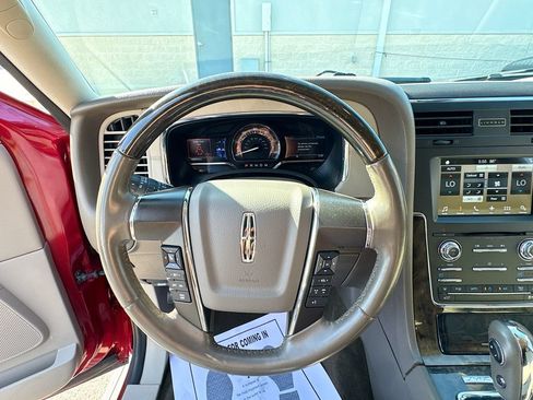 Used 2017 Lincoln Navigator Select RWD image 11