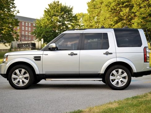 Used 2016 Land Rover LR4 HSE Silver Edition AWD/4WD image 16