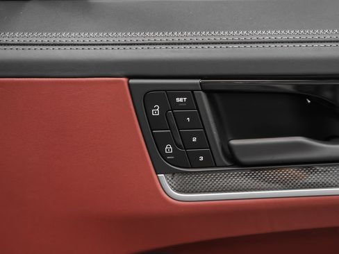 Certified 2024 Porsche Cayenne Turbo AWD/4WD image 28