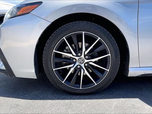 Used 2021 Toyota Camry SE FWD image 8