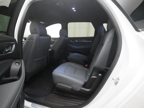 Used 2023 Buick Enclave Essence AWD/4WD image 16