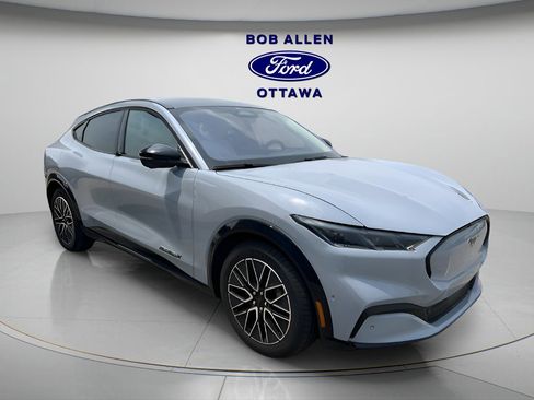 Used 2024 Ford Mustang Mach-E Premium image 6