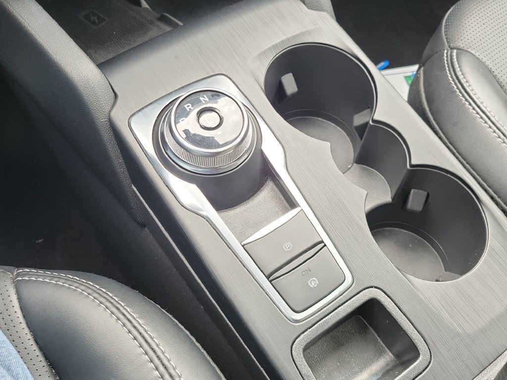 Certified 2025 Ford Escape Platinum AWD/4WD image 27