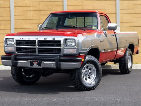 Used 1991 Dodge D/W Truck 250 image 3