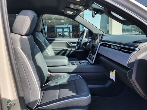 New 2026 GMC Sierra EV Elevation w/ LPO, Elevation Dark Package image 39