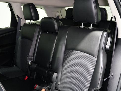Used 2019 Dodge Journey Crossroad w/ Driver Convenience Group image 17