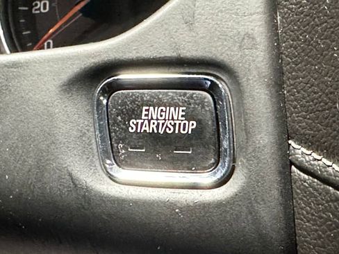 Used 2021 GMC Acadia SLE w/ Driver Convenience Package AWD/4WD image 16