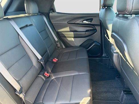 Used 2025 Chevrolet TrailBlazer RS image 25