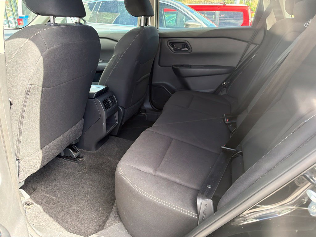 Used 2024 Nissan Rogue S FWD image 6