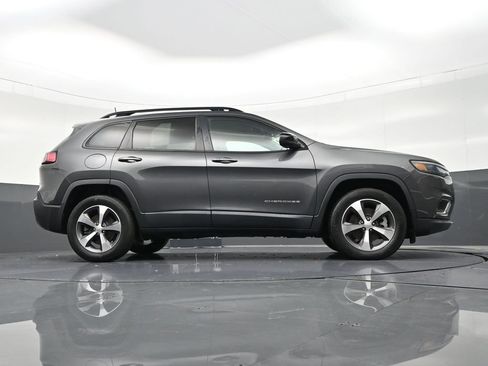 Used 2022 Jeep Cherokee Limited image 24