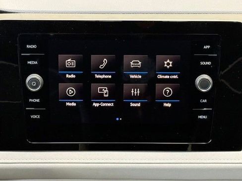 New 2025 Volkswagen Taos SE image 18