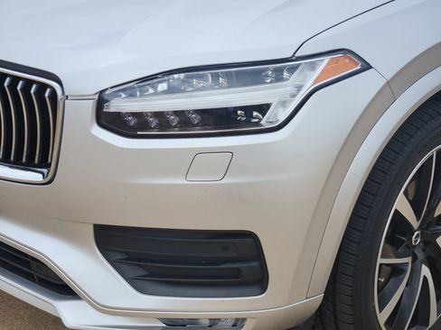 Used 2021 Volvo XC90 T6 Momentum w/ Protection Package Premier AWD/4WD image 9
