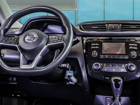 Used 2017 Nissan Rogue S FWD image 13