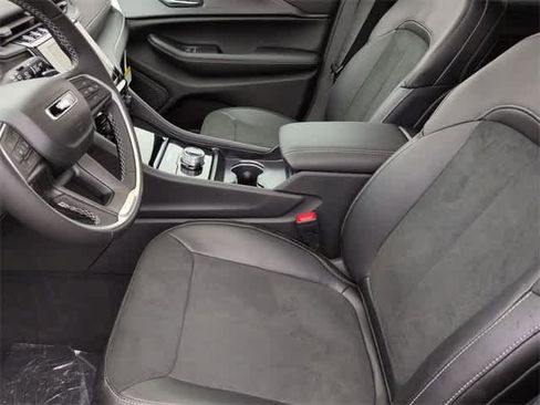 New 2025 Jeep Grand Cherokee L Altitude image 16