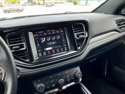 Used 2024 Dodge Durango SXT image 13