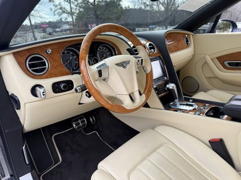 Used 2014 Bentley Continental GT image 21