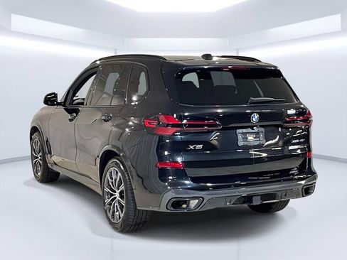 Used 2026 BMW X5 xDrive40i w/ M Sport Package AWD/4WD image 3