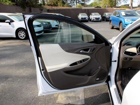 Used 2019 Chevrolet Malibu Premier w/ Sun and Wheel Package image 19