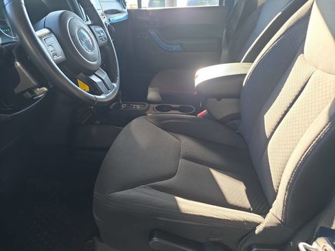 Used 2013 Jeep Wrangler Sport image 8