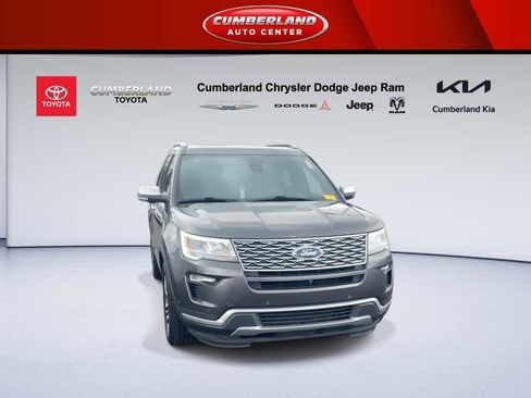 Used 2019 Ford Explorer Platinum image 2