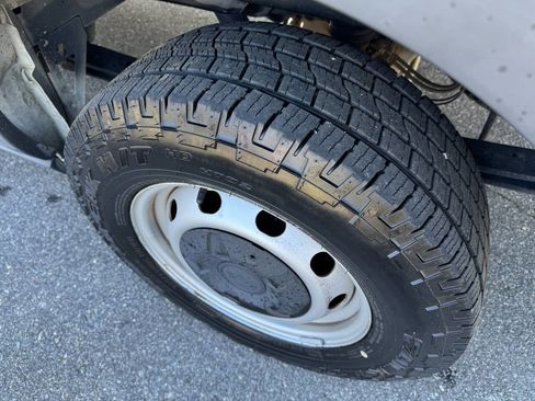 Used 2016 Ford Transit 350 XL image 18