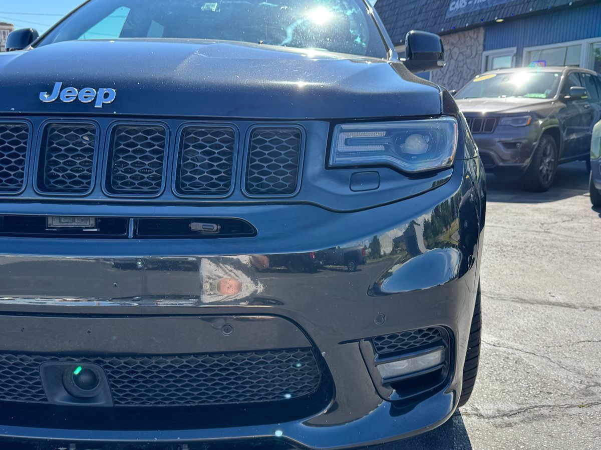 Used 2017 Jeep Grand Cherokee SRT AWD/4WD image 3