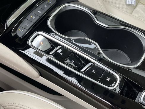 Certified 2023 Buick Envision Avenir AWD/4WD image 26