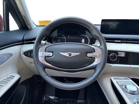 Used 2025 Genesis GV70 2.5T image 12
