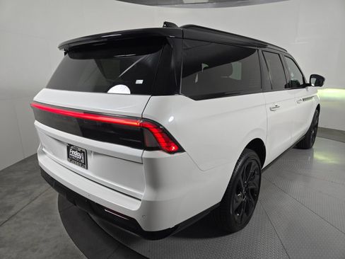 New 2027 Lincoln Navigator L Black Label AWD/4WD image 4