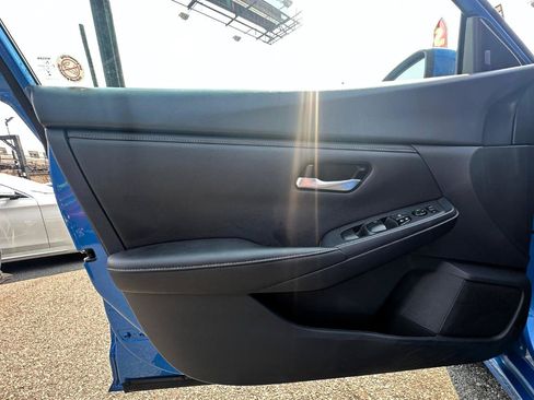 Used 2024 Nissan Sentra SV FWD image 18
