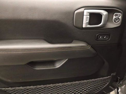 Used 2021 Jeep Wrangler Unlimited Sahara AWD/4WD image 19