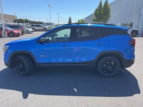 Used 2024 GMC Terrain AT4 AWD/4WD image 8