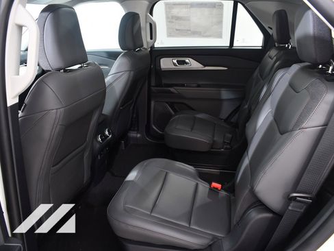 New 2025 Ford Explorer Active w/ Active Comfort Package image 16