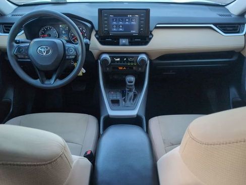 Used 2022 Toyota RAV4 LE AWD/4WD image 18