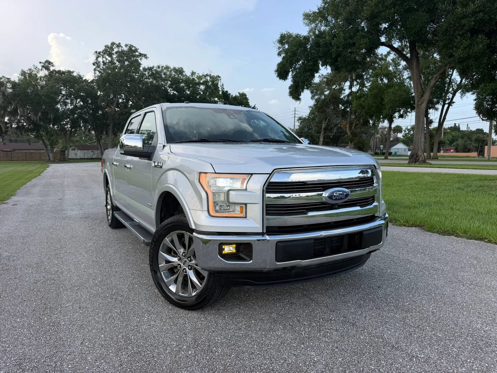 Used 2016 Ford F150 Lariat w/ Equipment Group 502A Luxury AWD/4WD image 3
